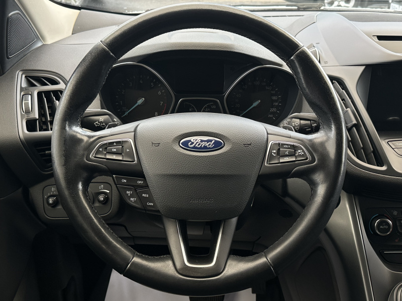  Kuga