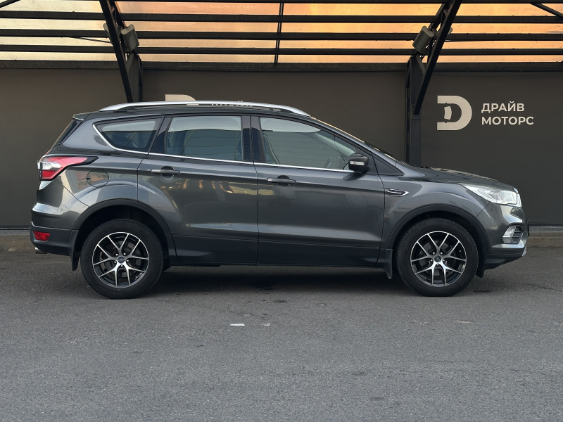  Kuga