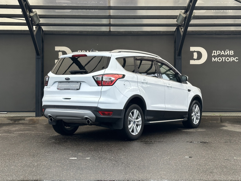  Kuga